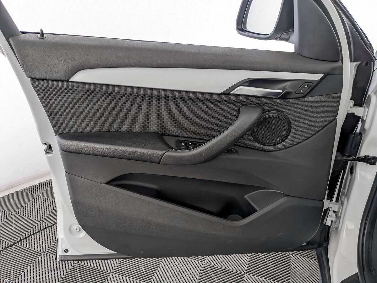 Б/У БМВ Икс1 2019 года. Фото: #14