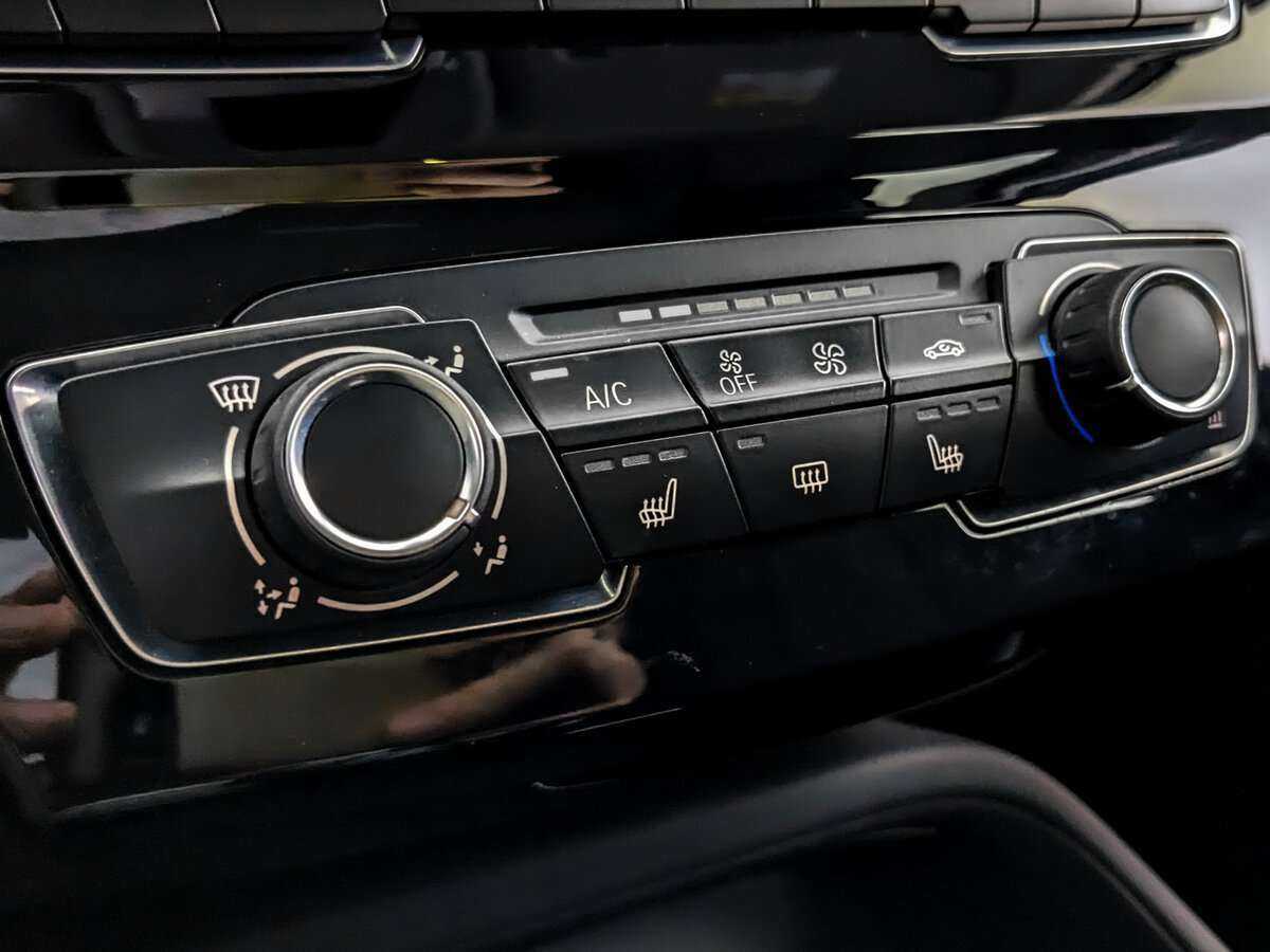 Б/У БМВ Икс1 2019 года. Фото: #20