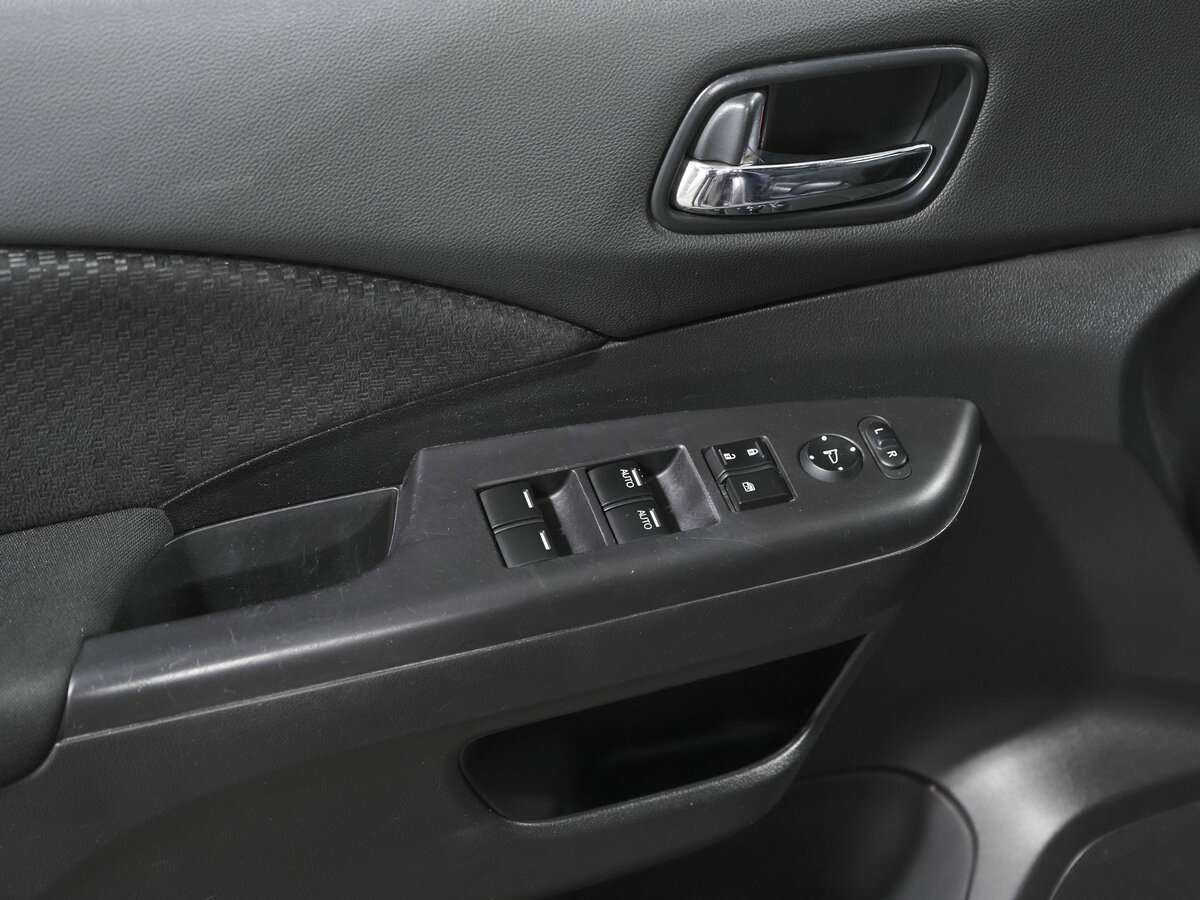 Б/У Хонда ЦР-В 2015 года. Фото: #13