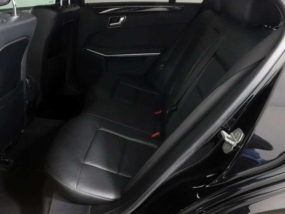 Б/У Мерседес-Бенц Е-Класс 2012 года. Фото: #6