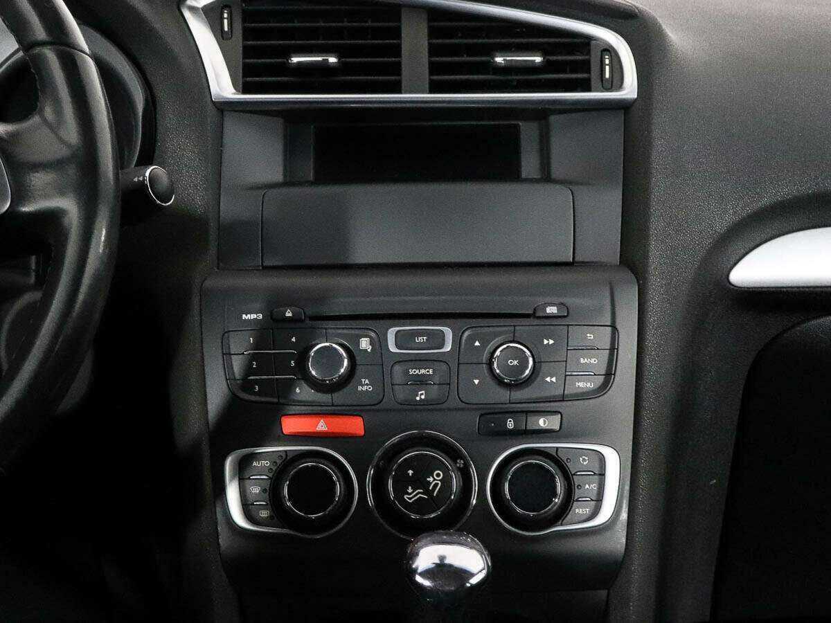 Б/У Ситроен Ц4 2013 года. Фото: #9