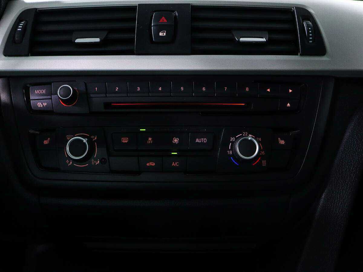 Б/У БМВ 3 серии 2013 года. Фото: #13