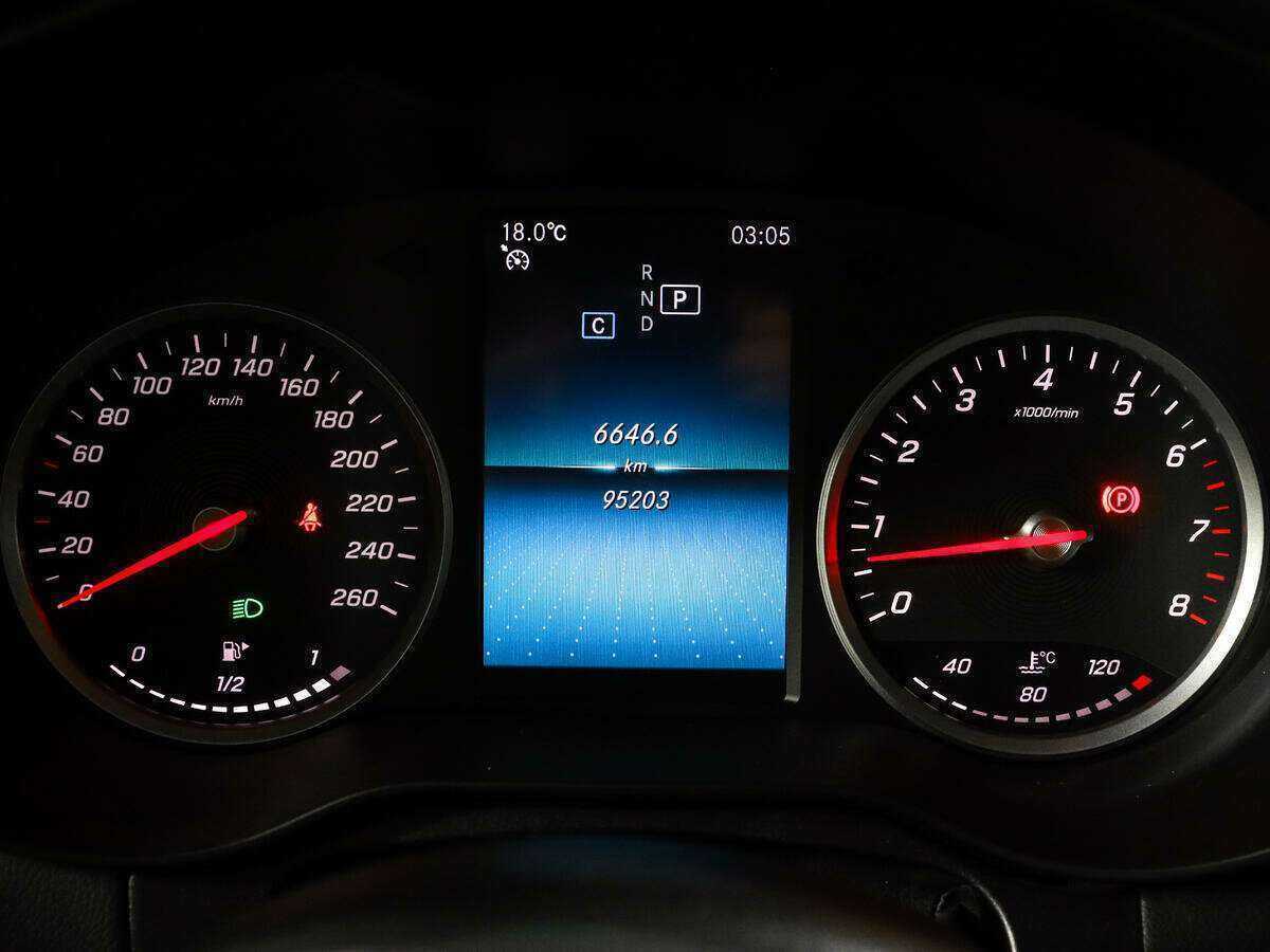 Б/У Мерседес-Бенц Ц-Класс 2019 года. Фото: #9