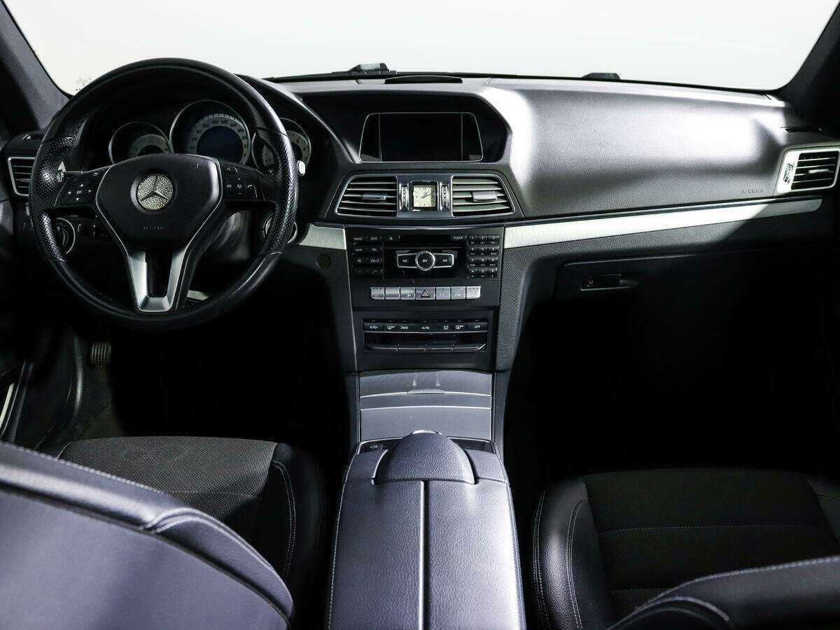 Б/У Мерседес-Бенц Е-Класс 2013 года. Фото: #8