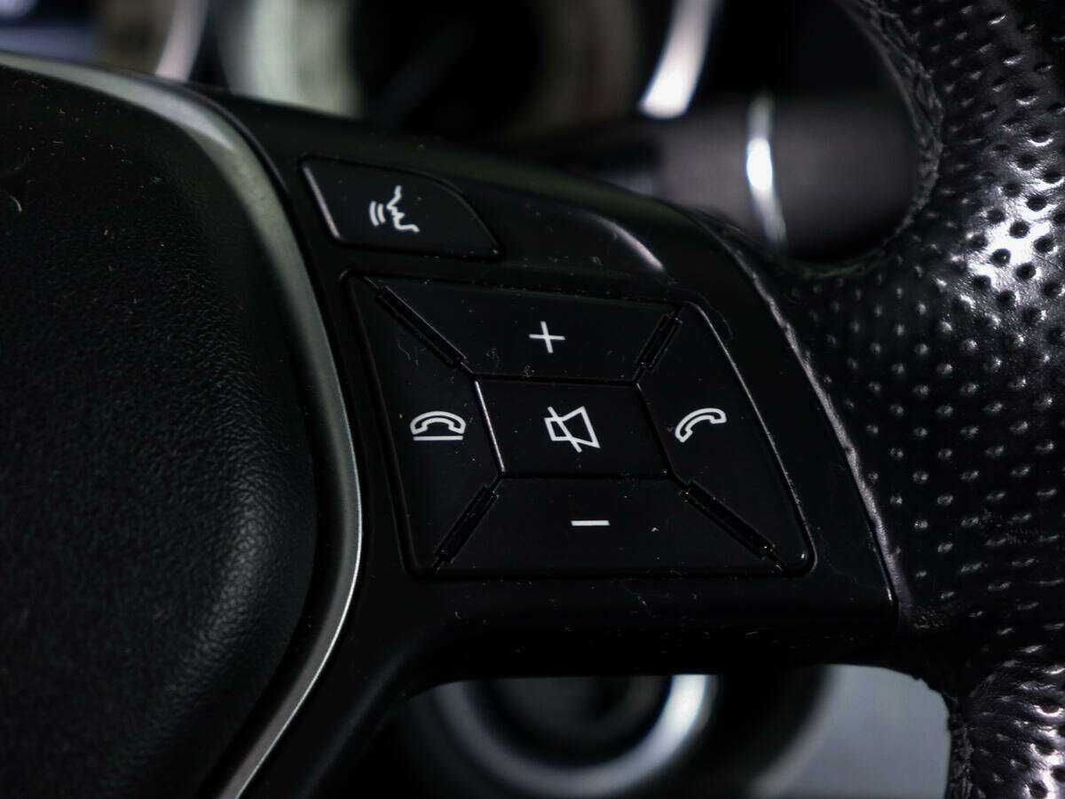 Б/У Мерседес-Бенц Е-Класс 2013 года. Фото: #18