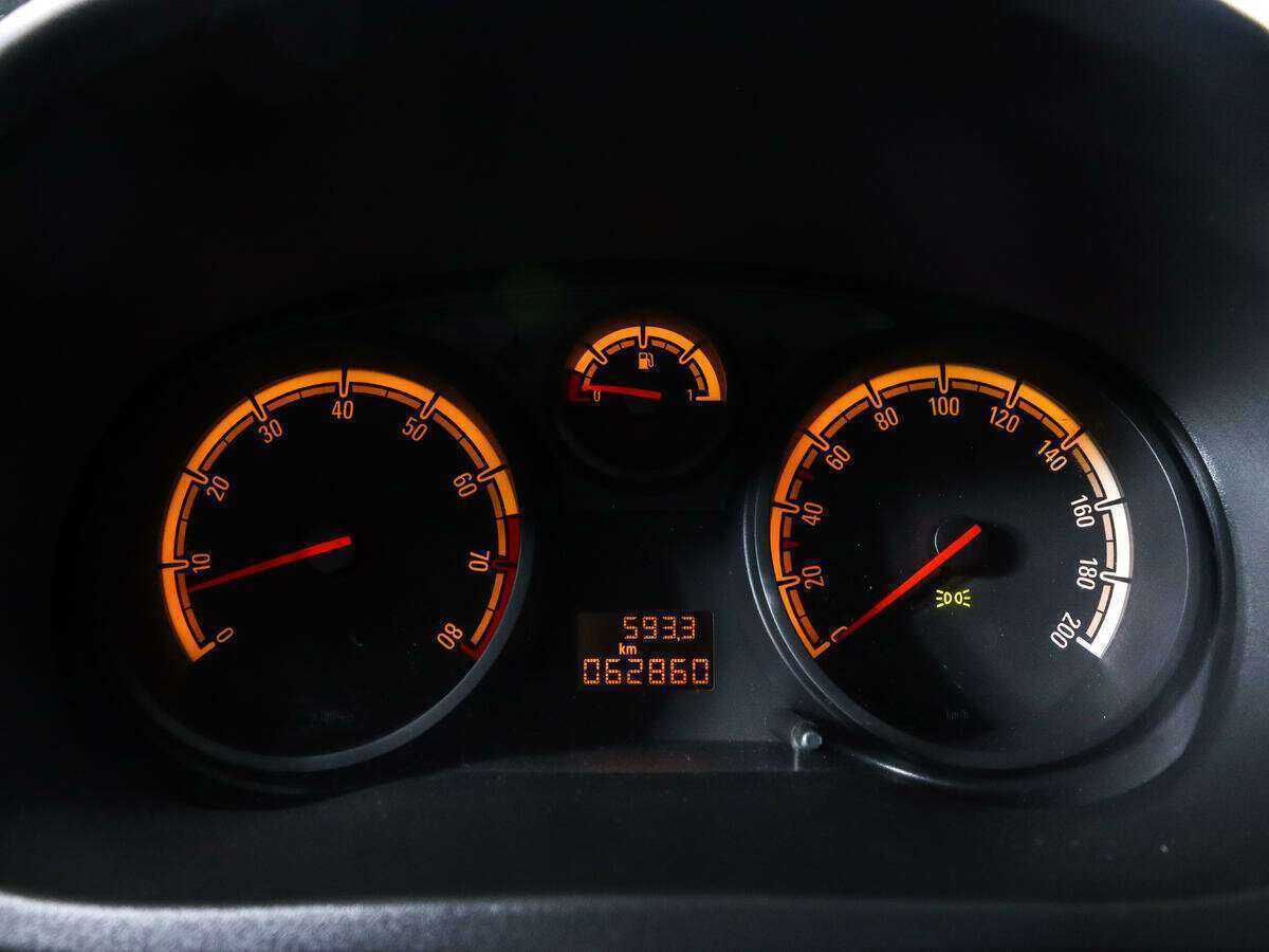 Б/У Опель Корса 2012 года. Фото: #8