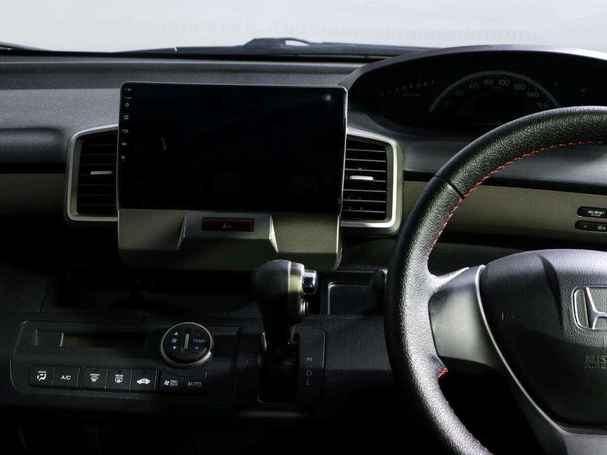 Б/У Хонда Фрид 2012 года. Фото: #10