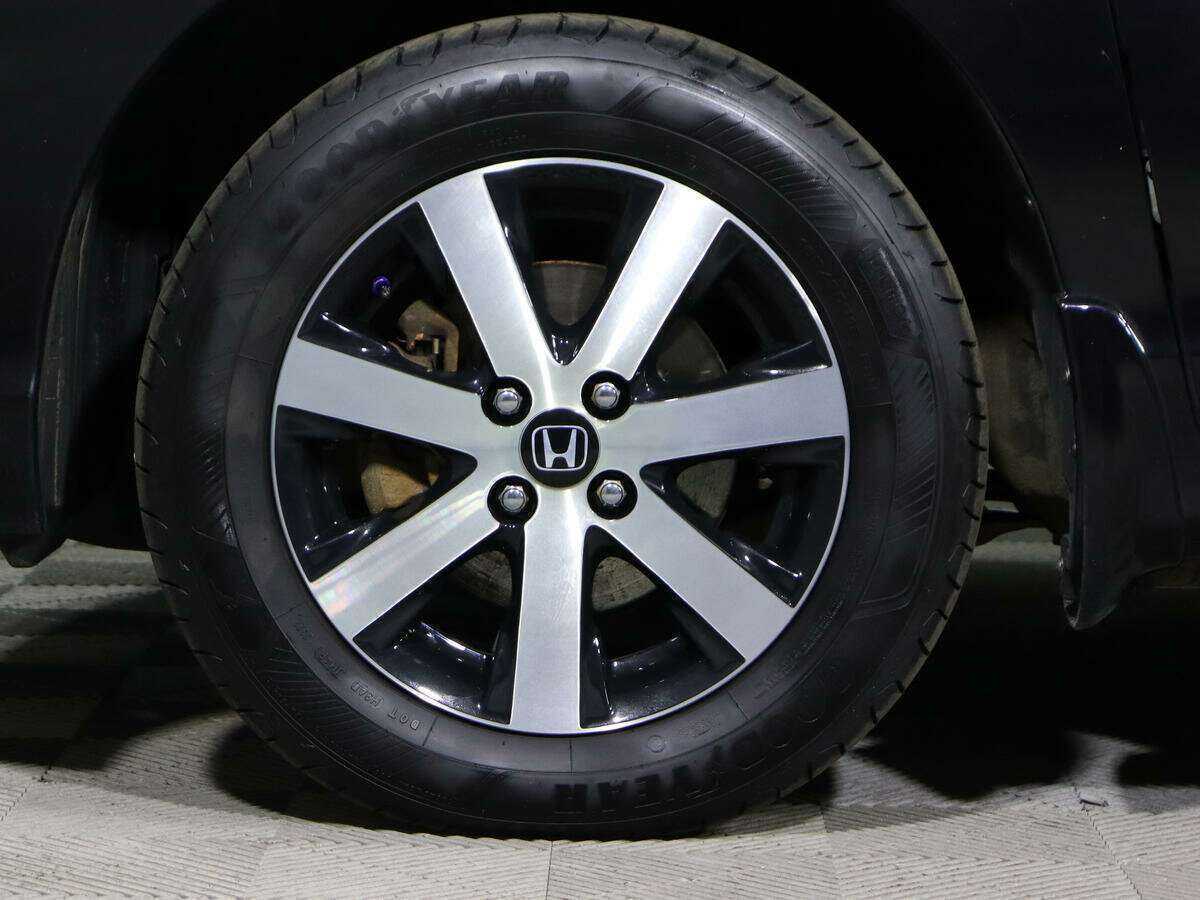 Б/У Хонда Фрид 2012 года. Фото: #12