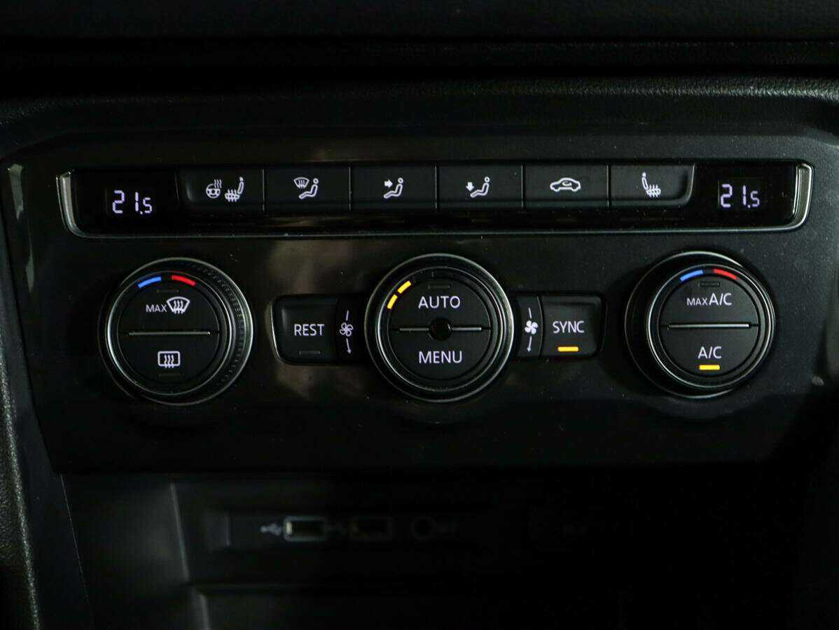 Б/У Фольксваген Тигуан 2020 года. Фото: #17