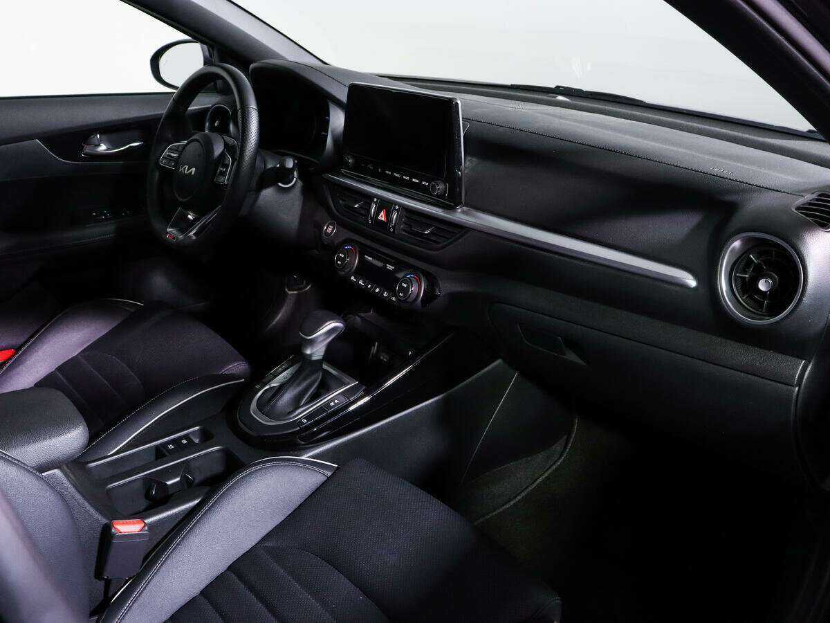 Б/У Киа Форте 2022 года. Фото: #5