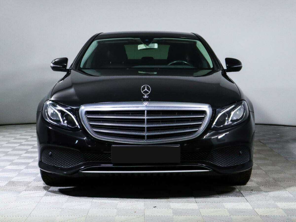 Б/У Мерседес-Бенц Е-Класс 2016 года. Фото: #1