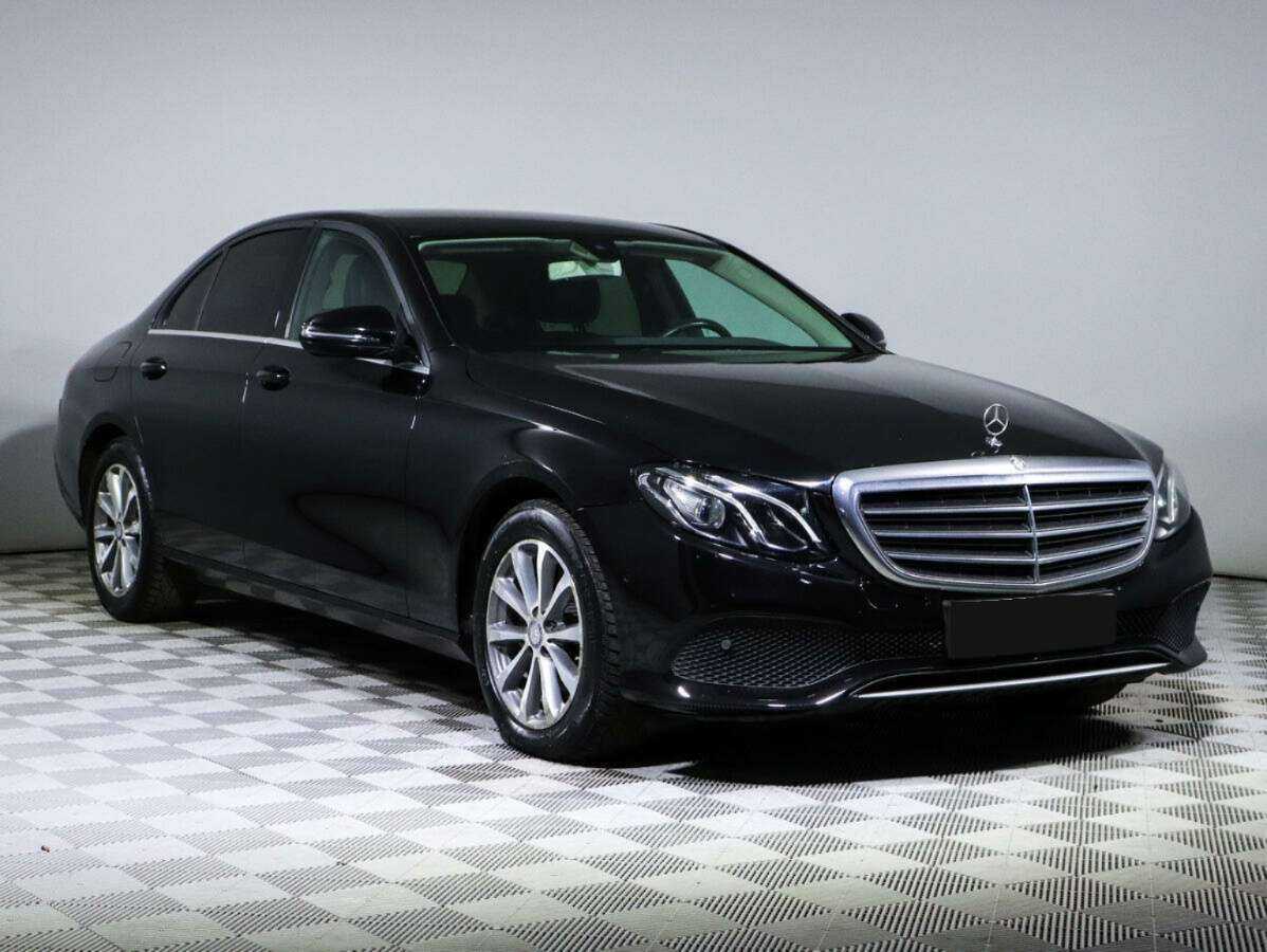 Б/У Мерседес-Бенц Е-Класс 2016 года. Фото: #2