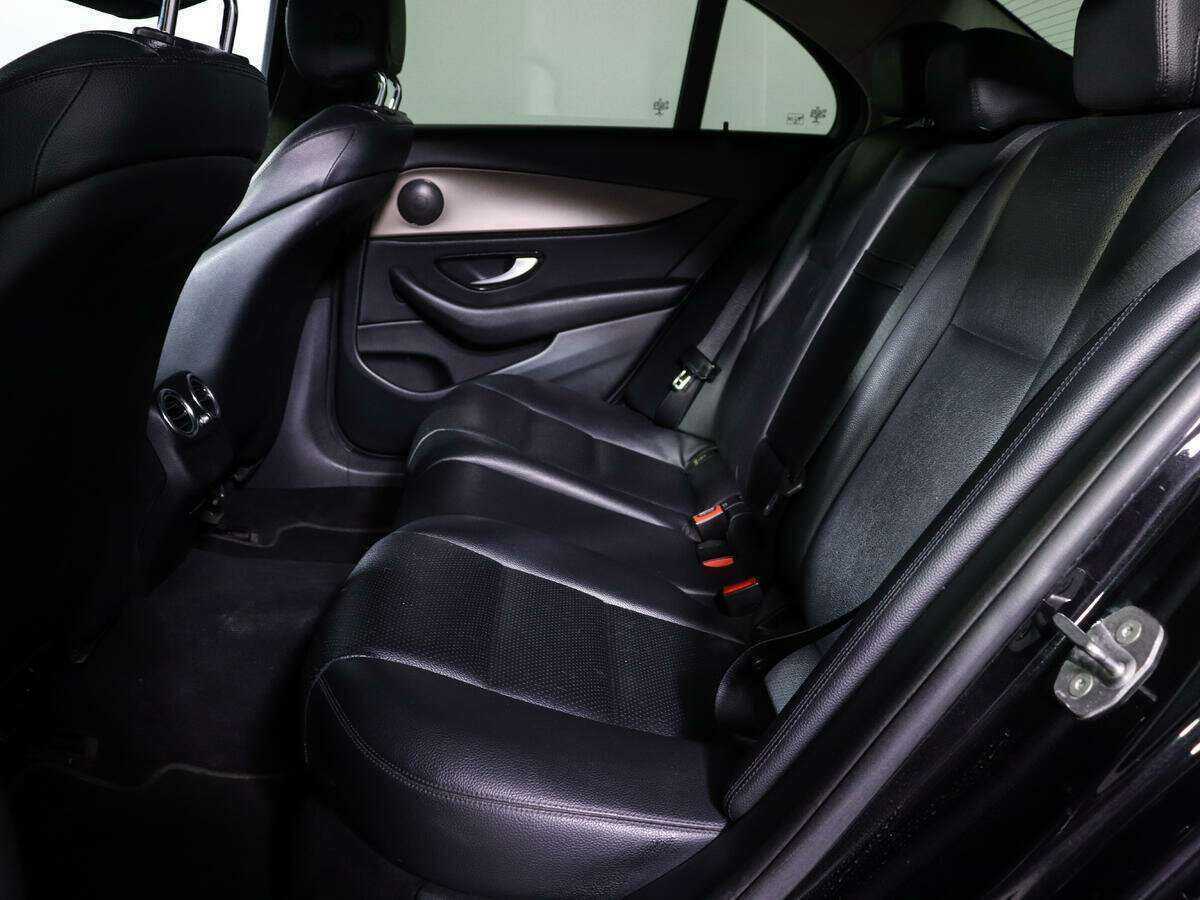 Б/У Мерседес-Бенц Е-Класс 2016 года. Фото: #8