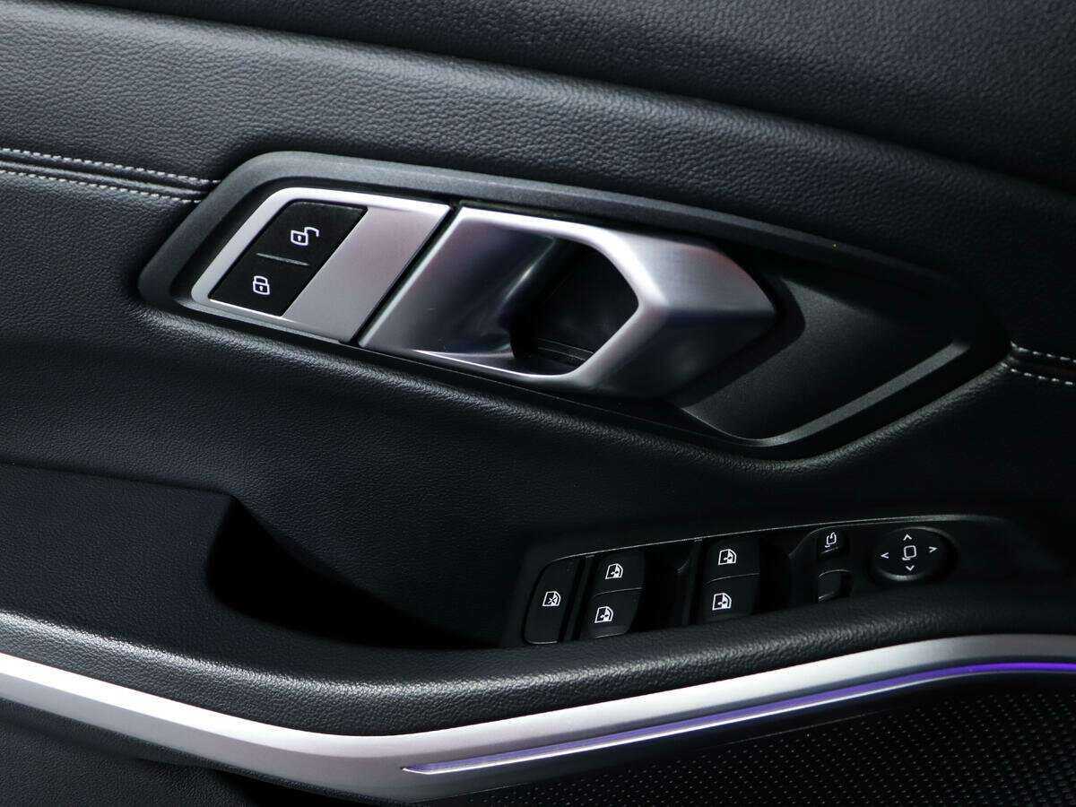 Б/У БМВ 3 серии 2019 года. Фото: #16