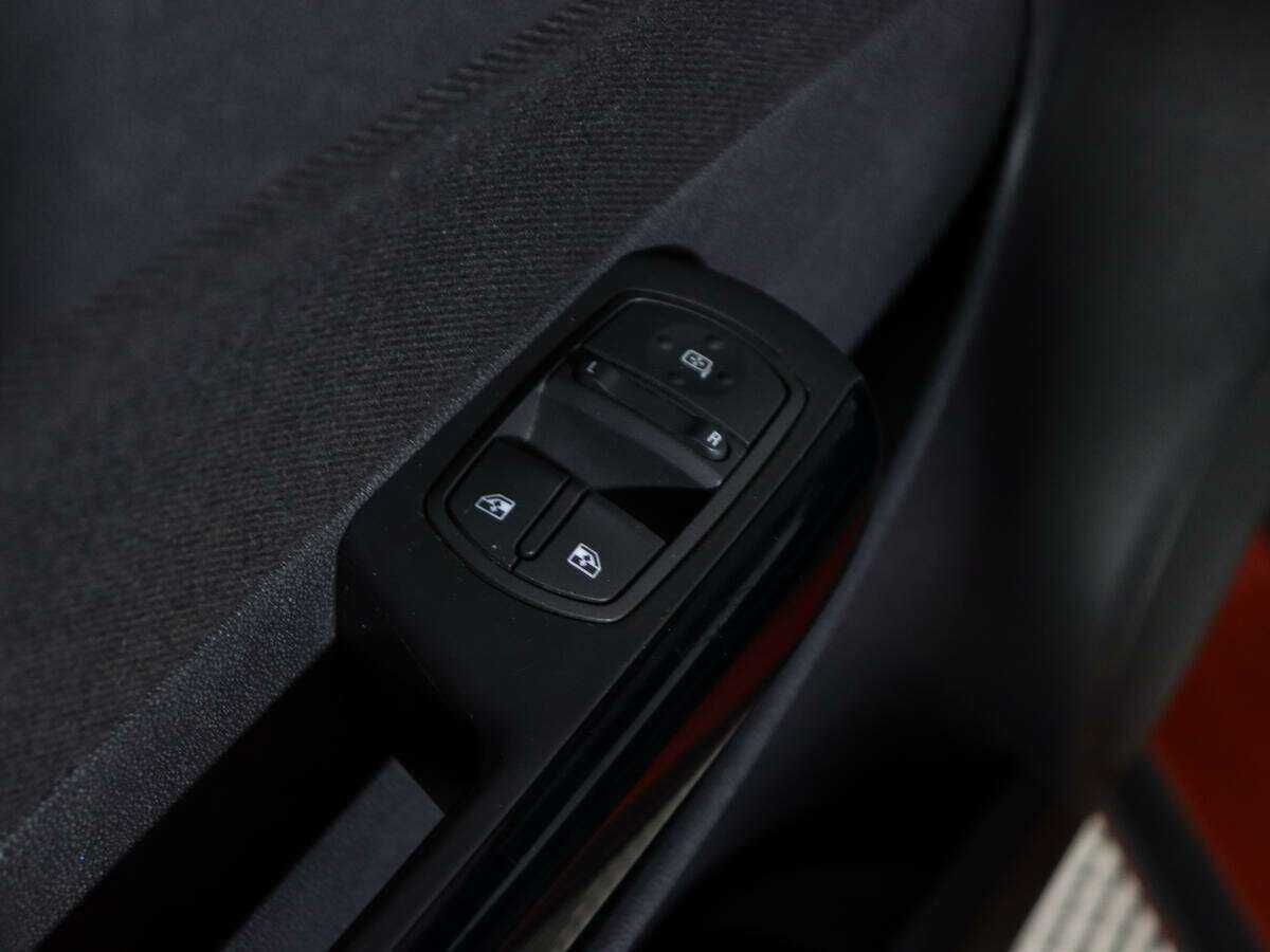 Б/У Опель Корса 2013 года. Фото: #13