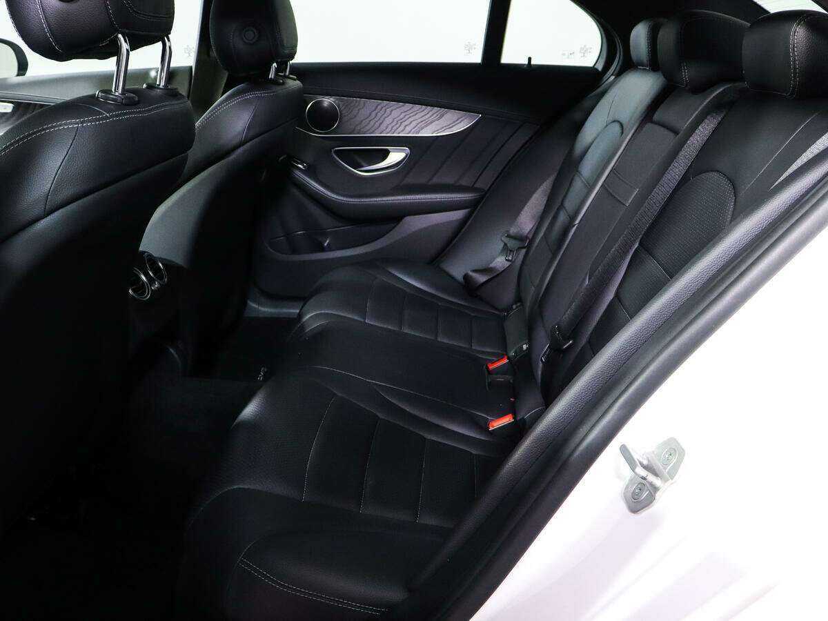 Б/У Мерседес-Бенц Ц-Класс 2015 года. Фото: #7