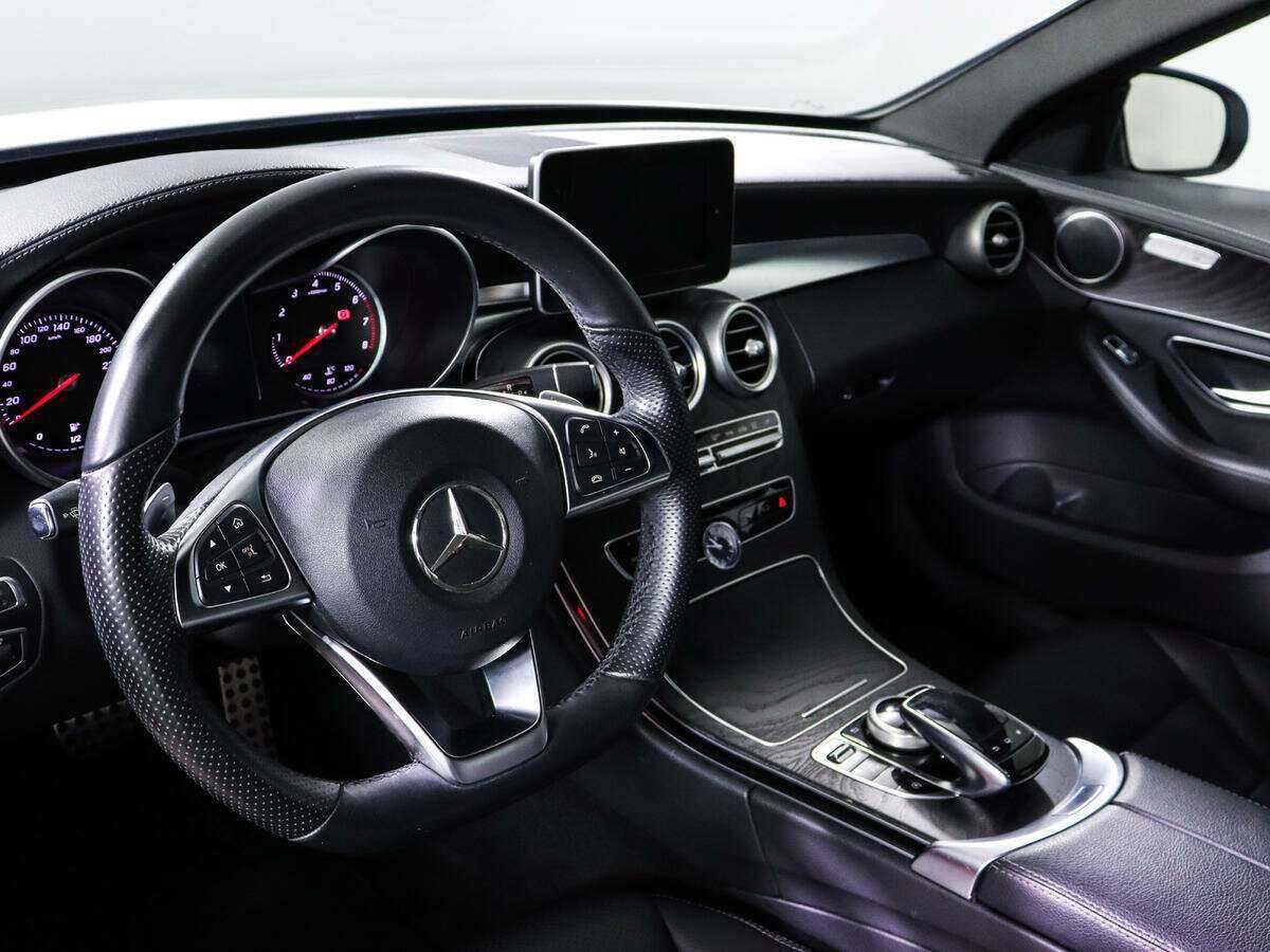 Б/У Мерседес-Бенц Ц-Класс 2015 года. Фото: #11