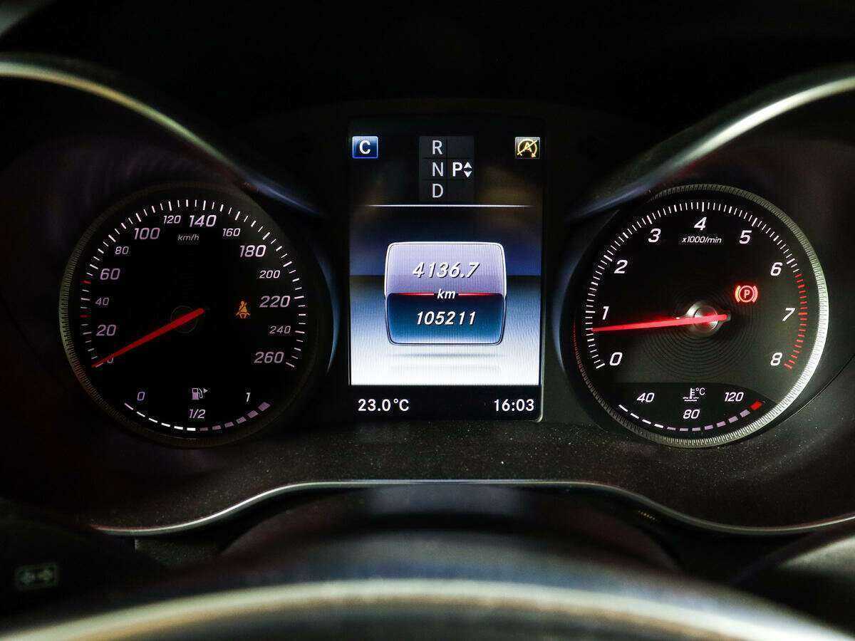 Б/У Мерседес-Бенц Ц-Класс 2016 года. Фото: #9