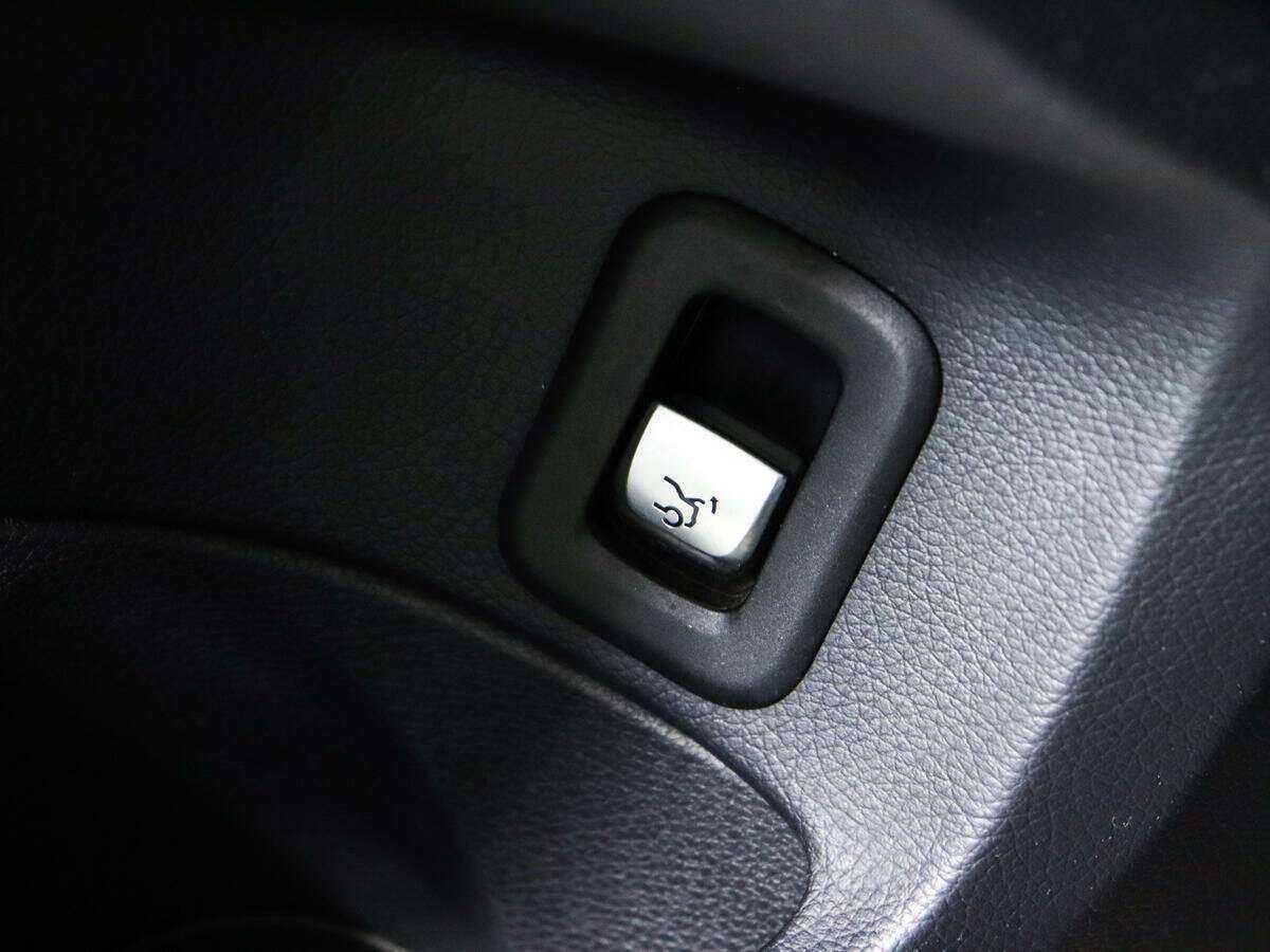 Б/У Мерседес-Бенц Ц-Класс 2016 года. Фото: #20