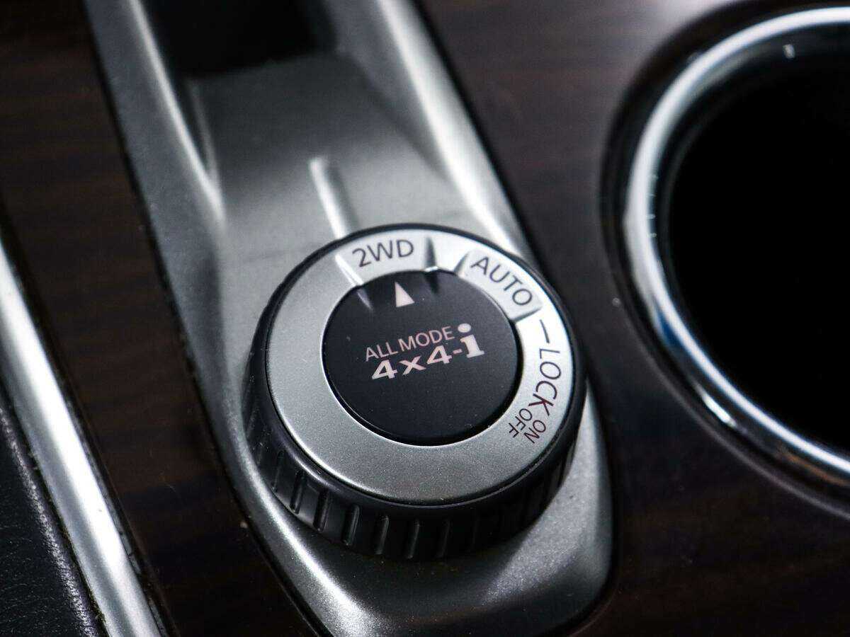 Б/У Ниссан Патфайндер 2015 года. Фото: #15