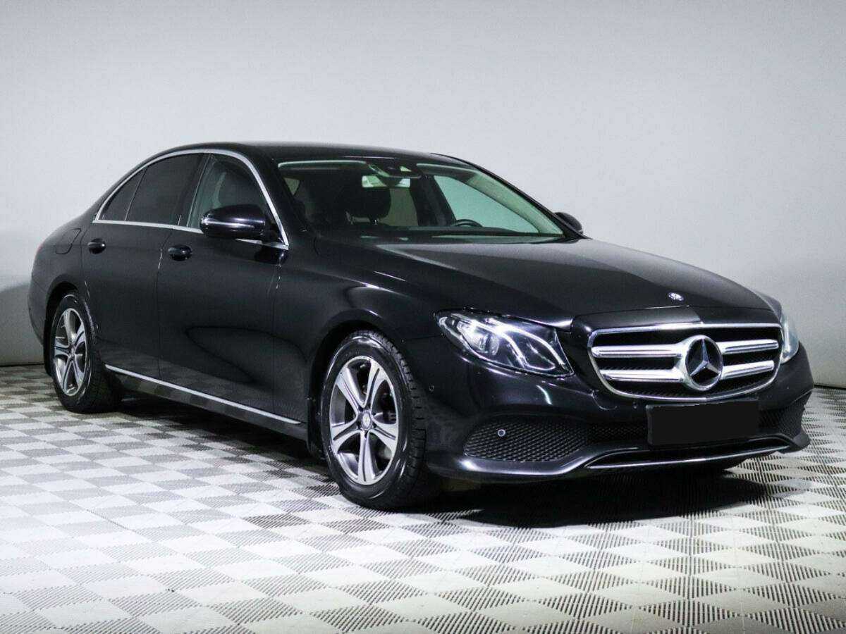 Б/У Мерседес-Бенц Е-Класс 2016 года. Фото: #2