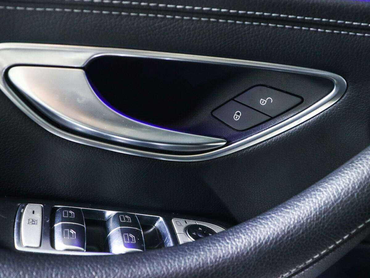 Б/У Мерседес-Бенц Е-Класс 2016 года. Фото: #22