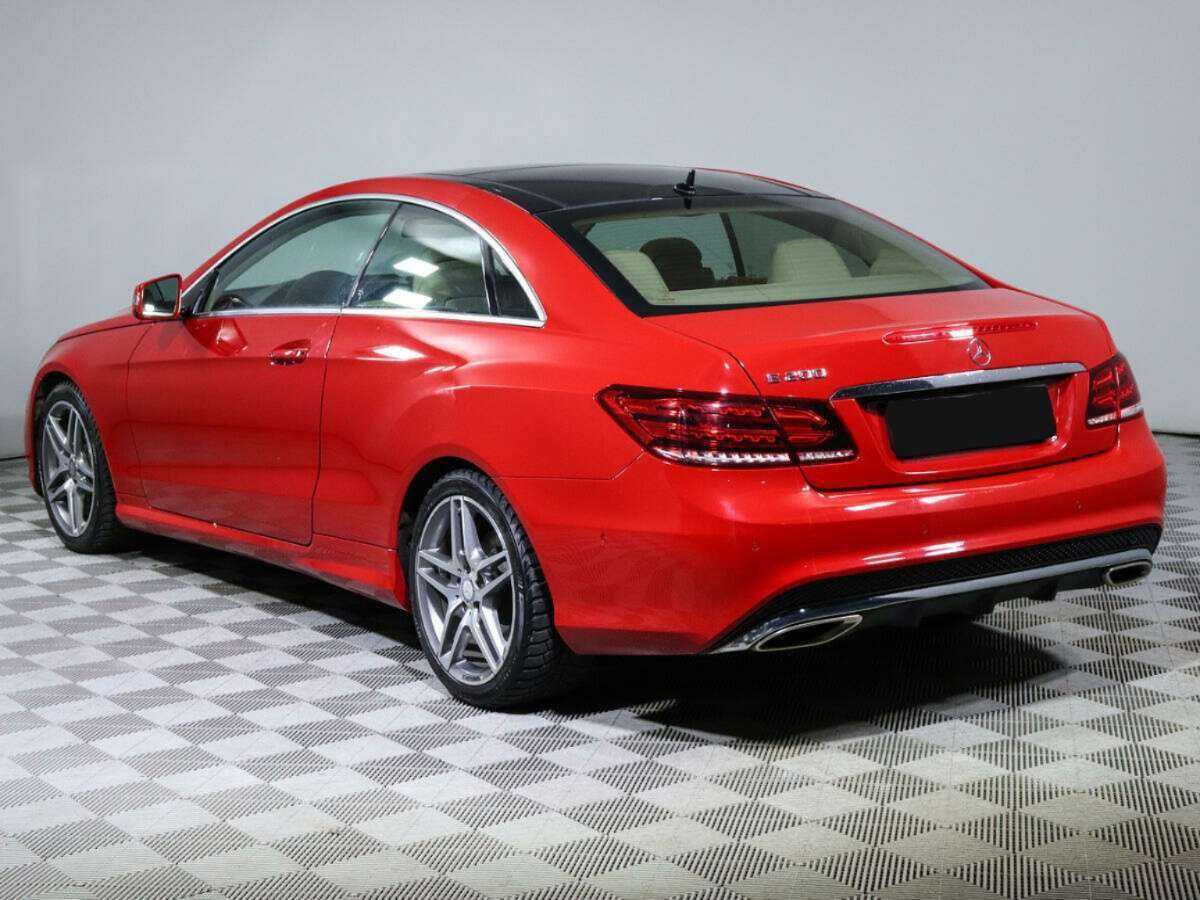 Б/У Мерседес-Бенц Е-Класс 2016 года. Фото: #6