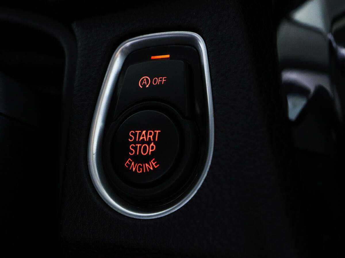 Б/У БМВ 3 серии 2016 года. Фото: #14