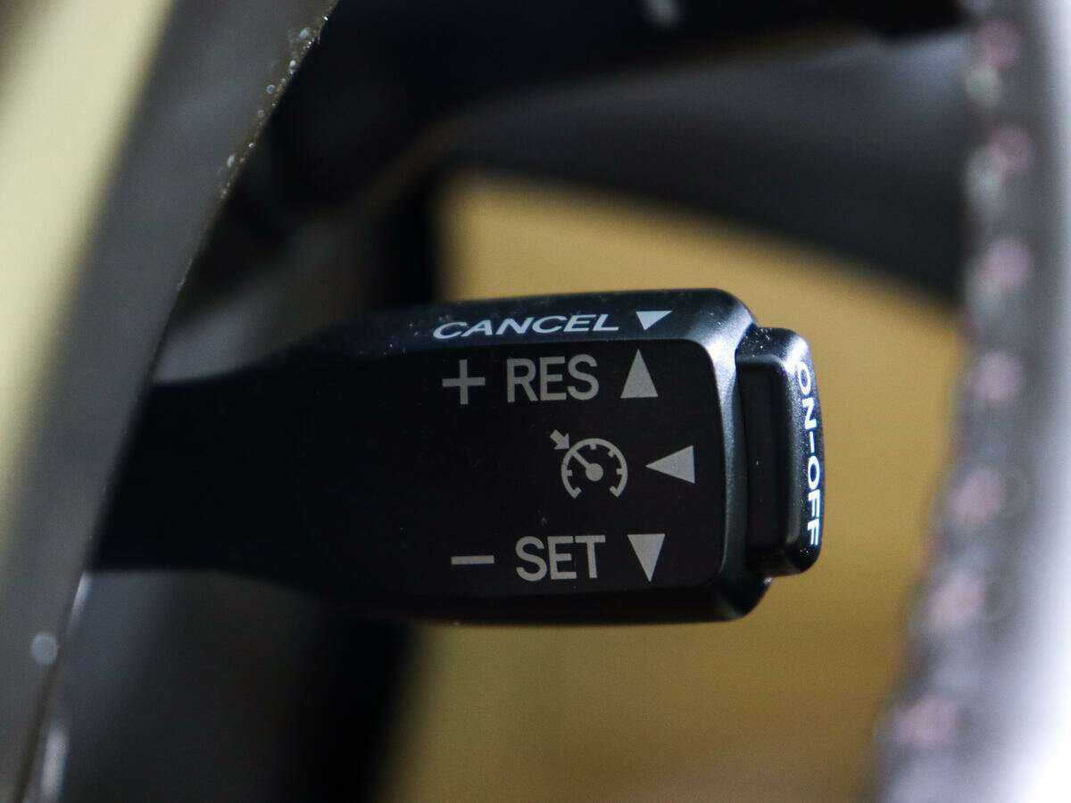 Б/У Лексус Р-Икс 2012 года. Фото: #18