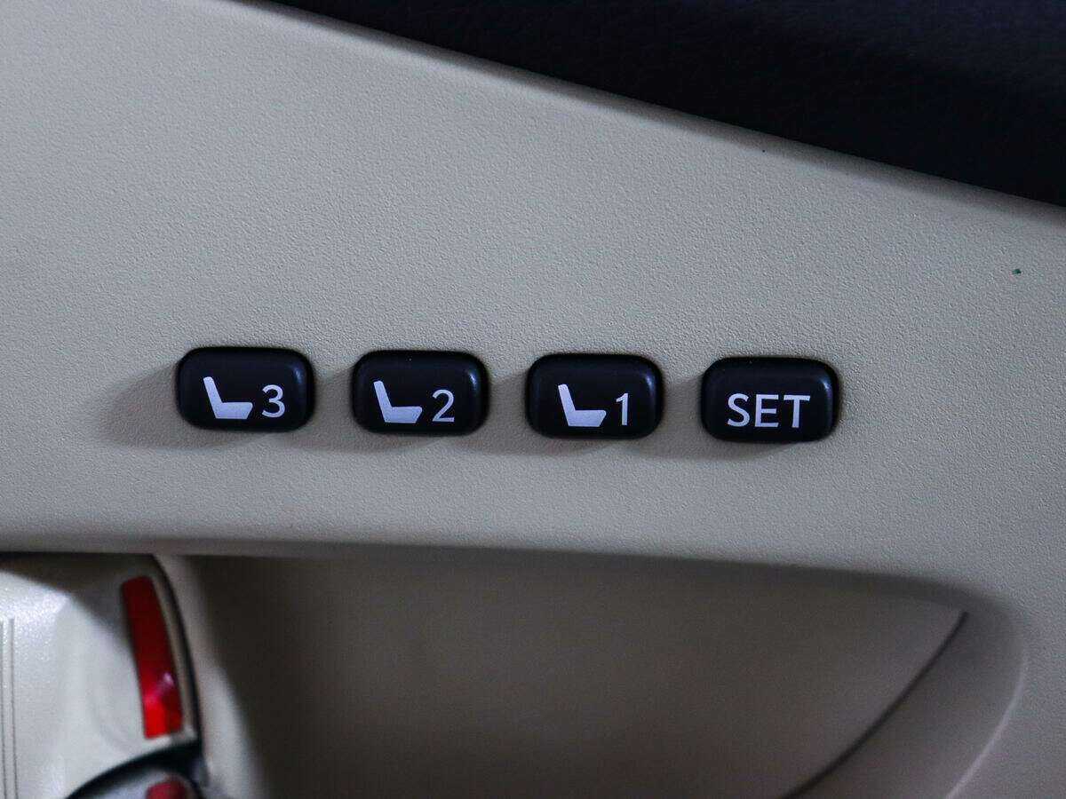 Б/У Лексус Р-Икс 2012 года. Фото: #20