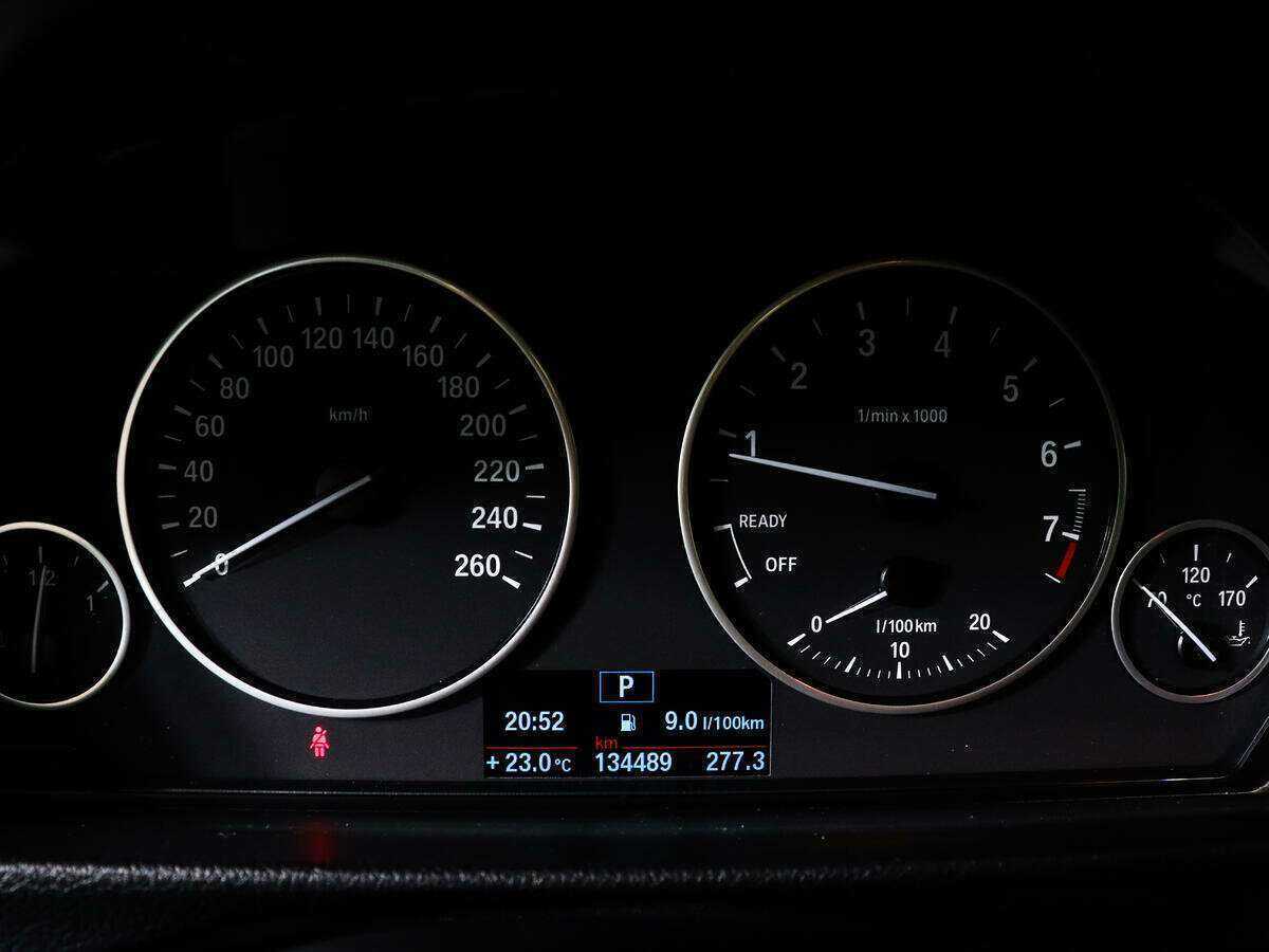 Б/У БМВ 3 серии 2013 года. Фото: #7