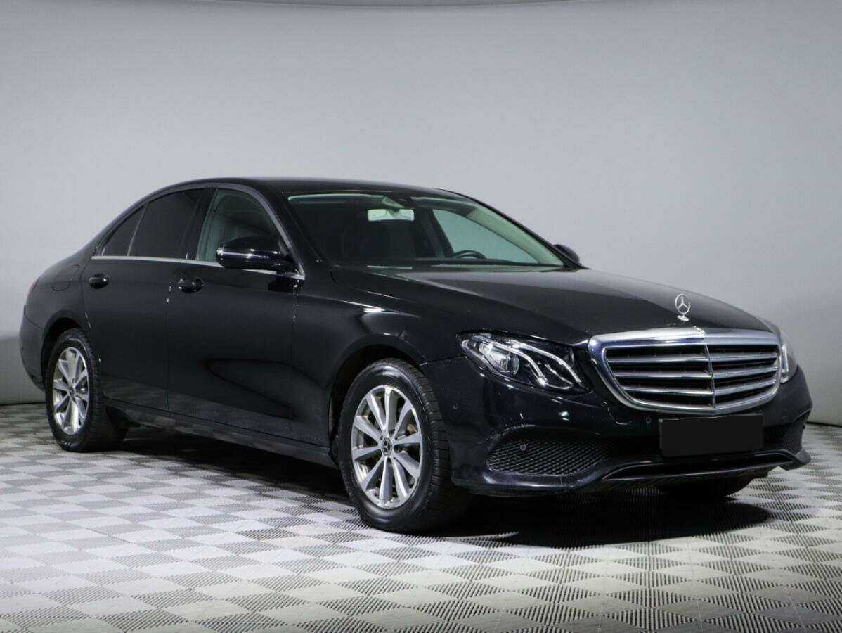 Б/У Мерседес-Бенц Е-Класс 2019 года. Фото: #2