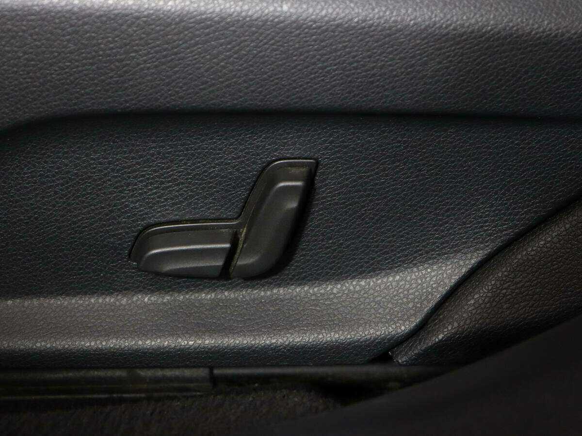 Б/У Мерседес-Бенц Е-Класс 2019 года. Фото: #14