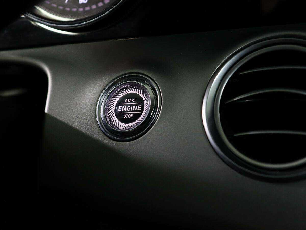 Б/У Мерседес-Бенц Е-Класс 2019 года. Фото: #19