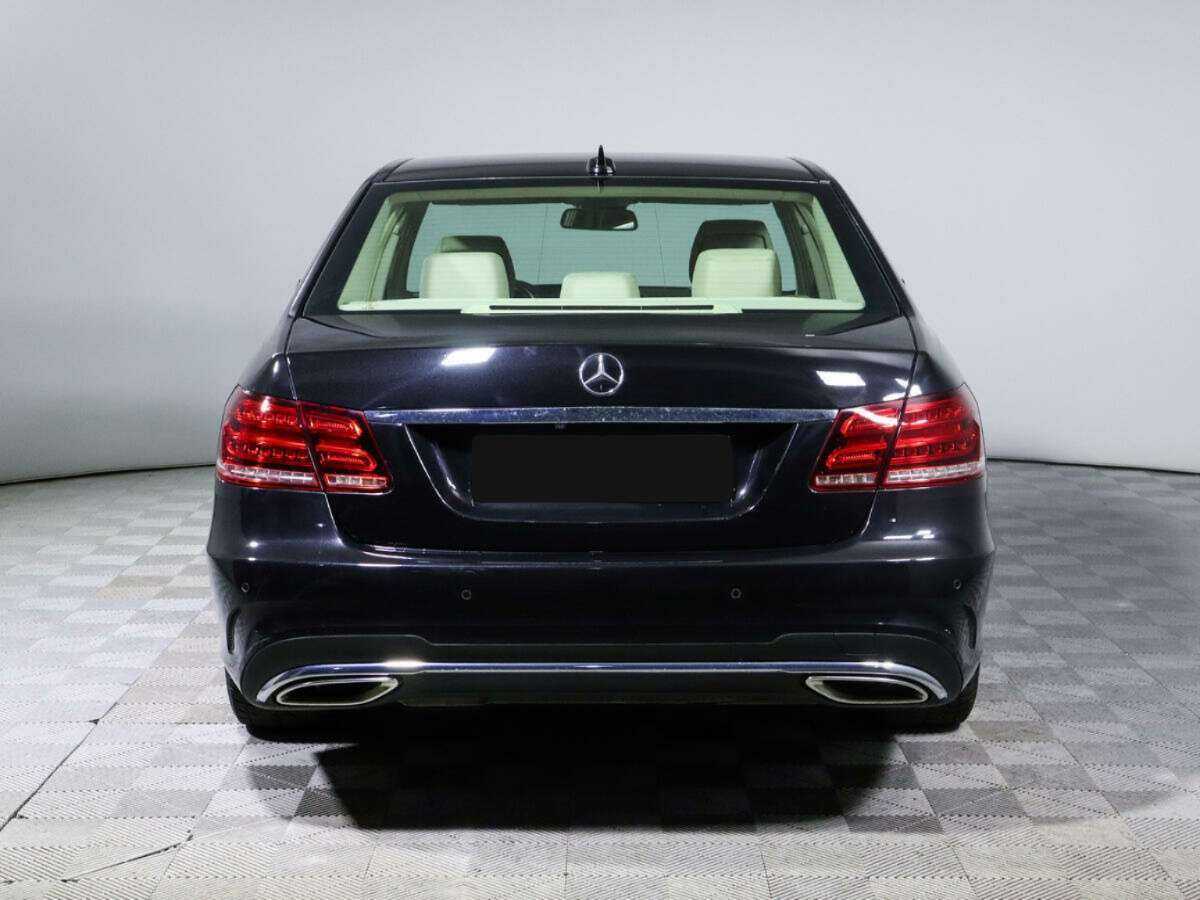 Б/У Мерседес-Бенц Е-Класс 2015 года. Фото: #4