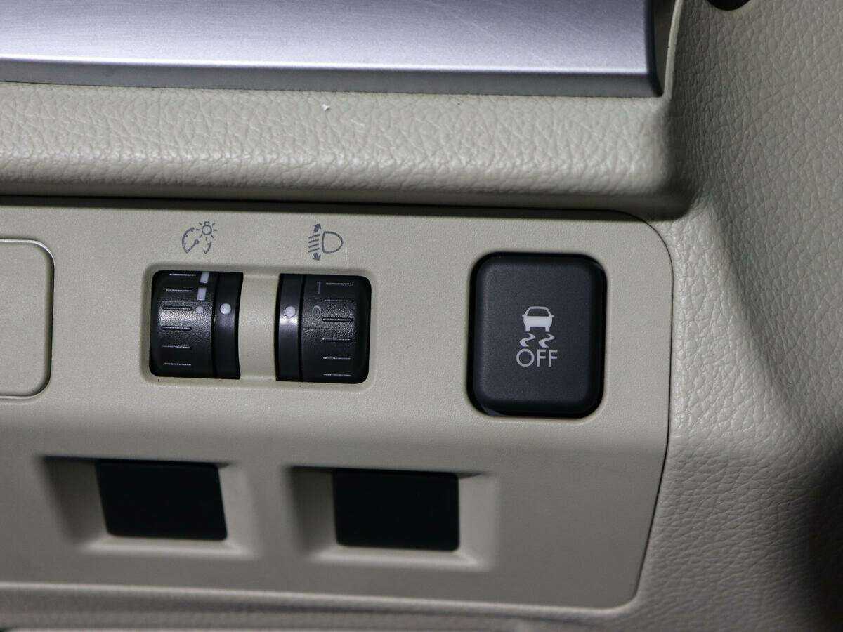 Б/У Субару ИксВи 2012 года. Фото: #14