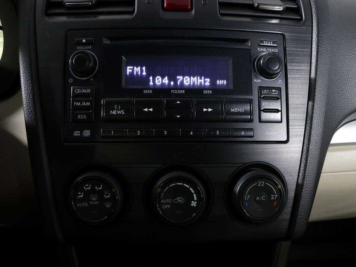 Б/У Субару ИксВи 2012 года. Фото: #16