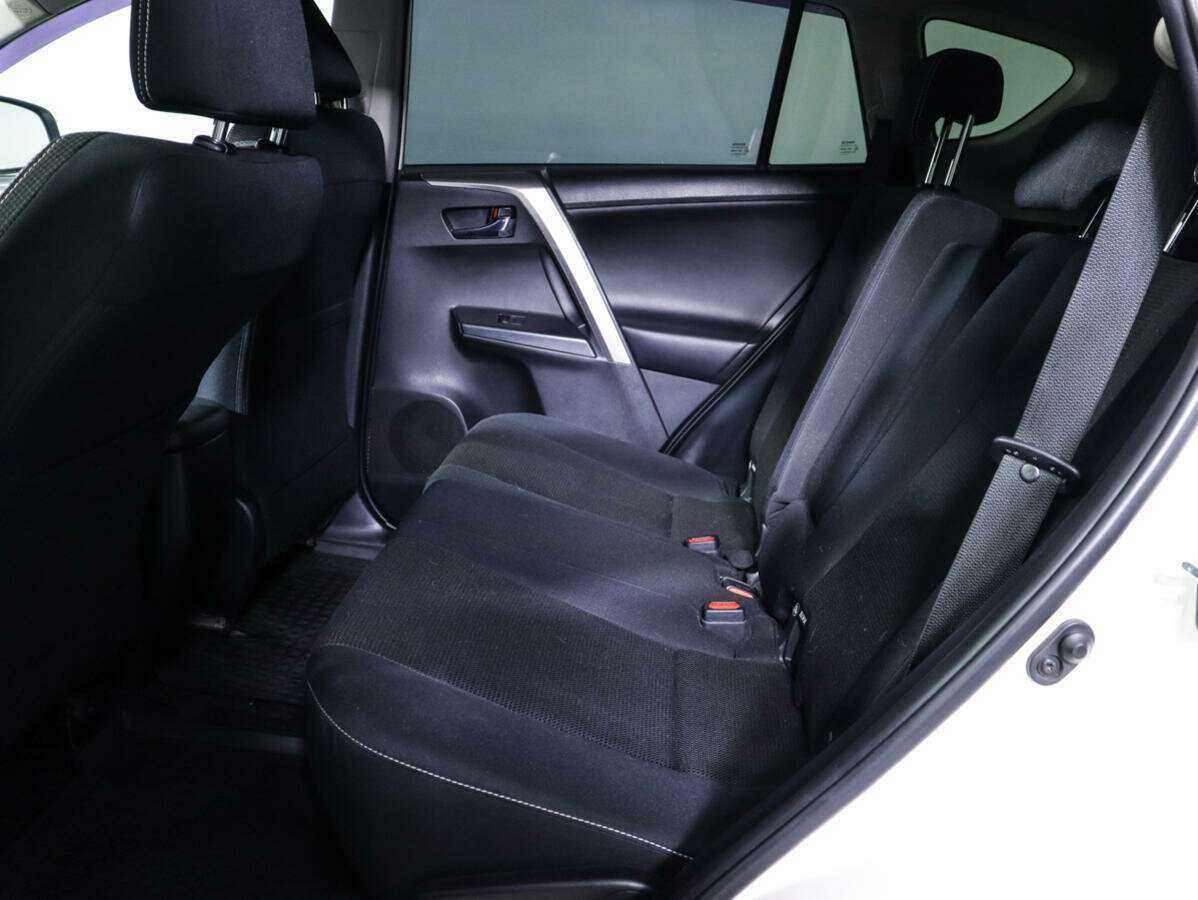 Б/У Тойота Рав4 2017 года. Фото: #8