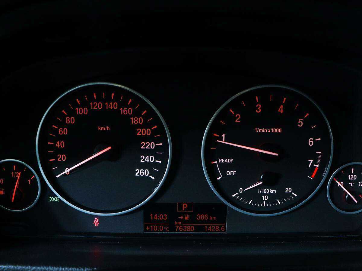 Б/У БМВ 3 серии 2014 года. Фото: #9