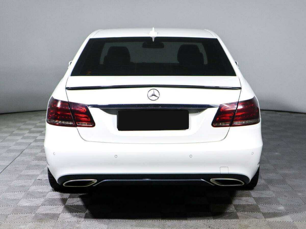 Б/У Мерседес-Бенц Е-Класс 2015 года. Фото: #5