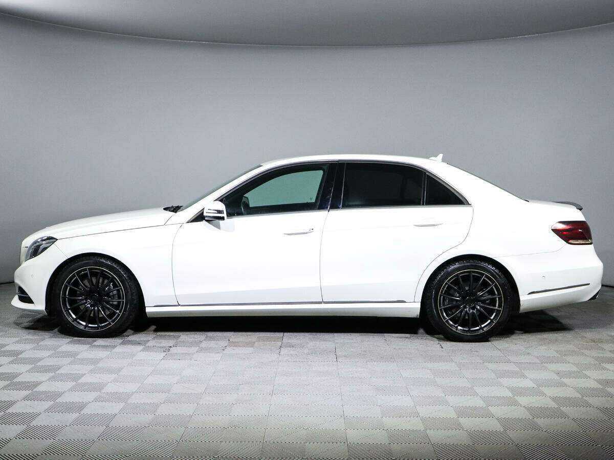 Б/У Мерседес-Бенц Е-Класс 2015 года. Фото: #7