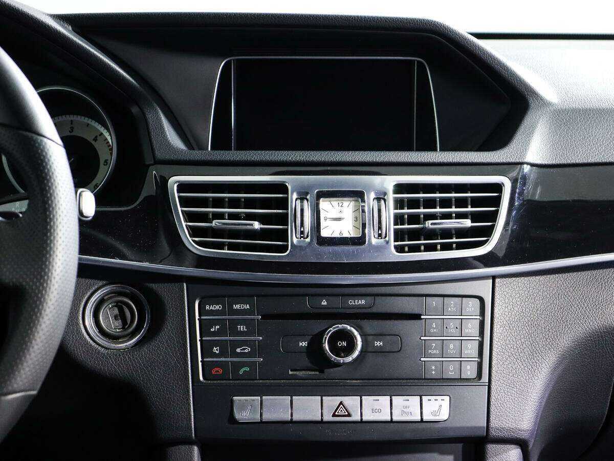 Б/У Мерседес-Бенц Е-Класс 2015 года. Фото: #12