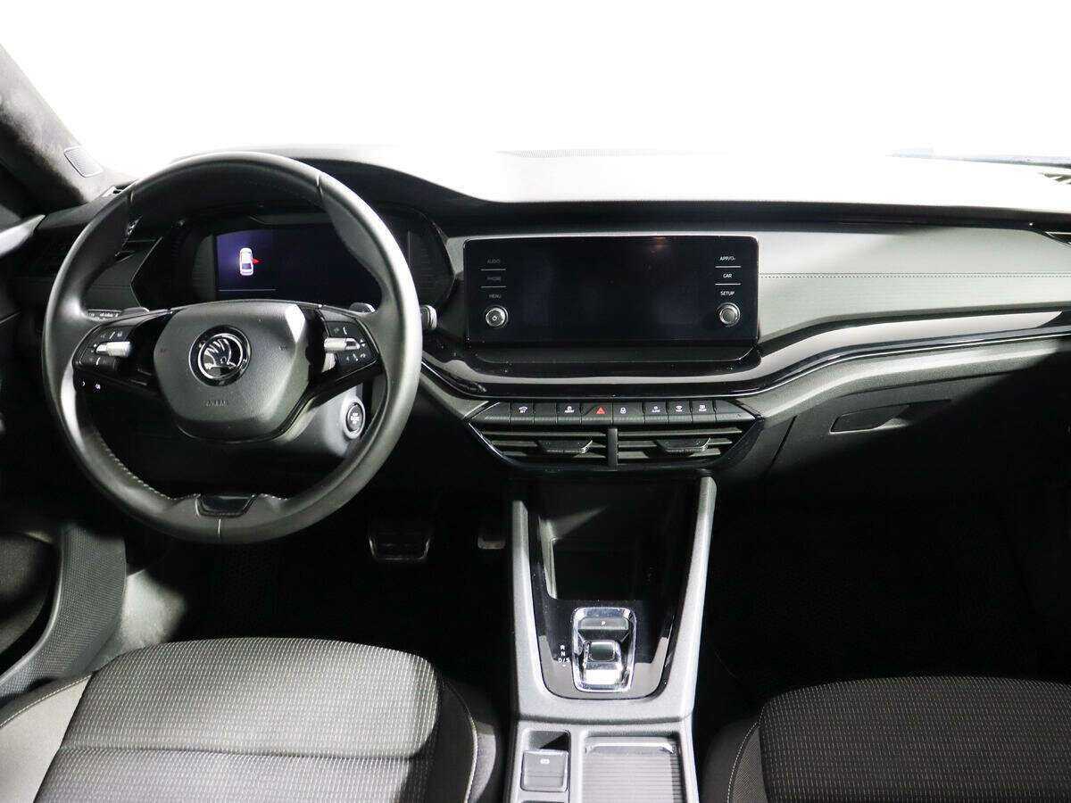 Б/У Шкода Октавия 2020 года. Фото: #11