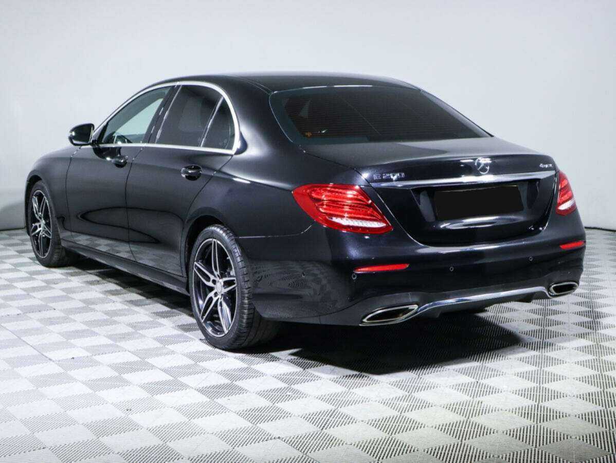 Б/У Мерседес-Бенц Е-Класс 2016 года. Фото: #4