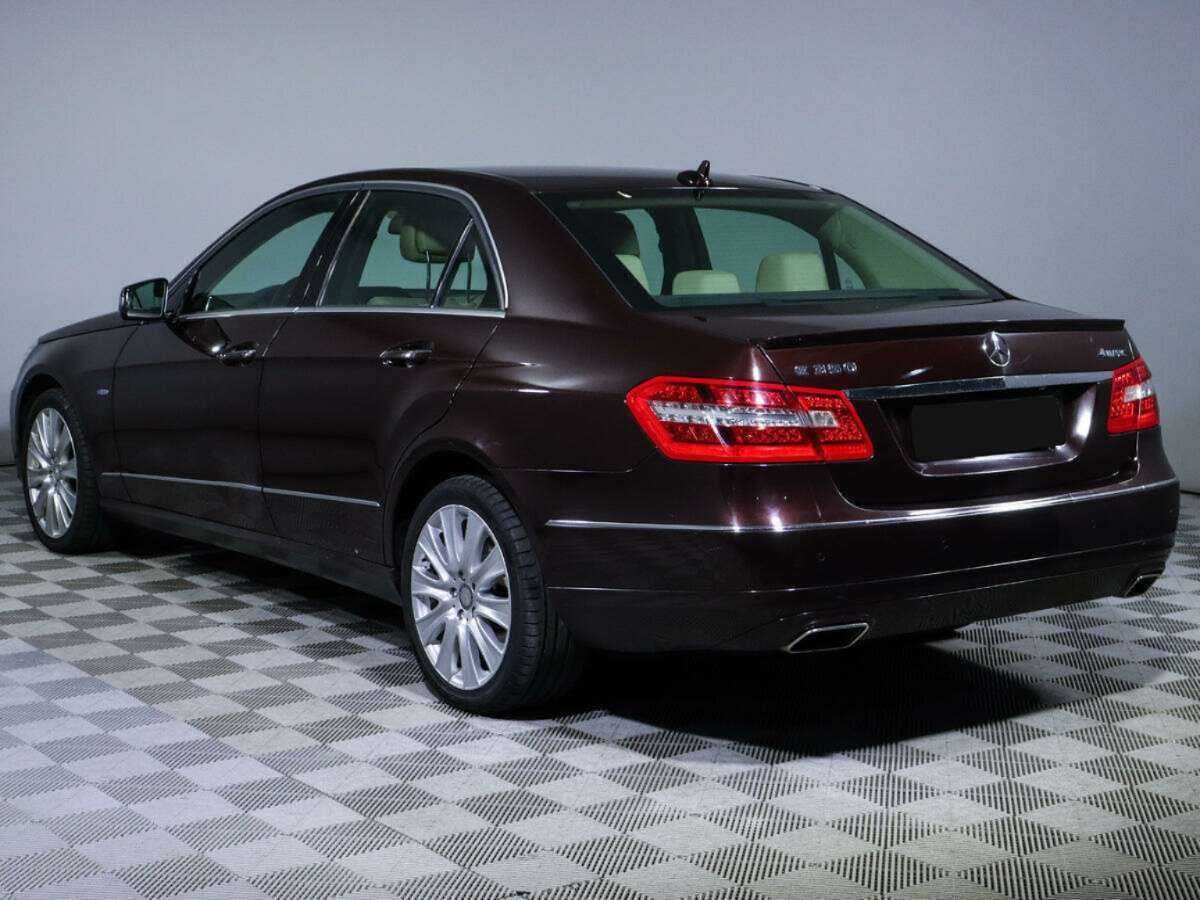 Б/У Мерседес-Бенц Е-Класс 2012 года. Фото: #5