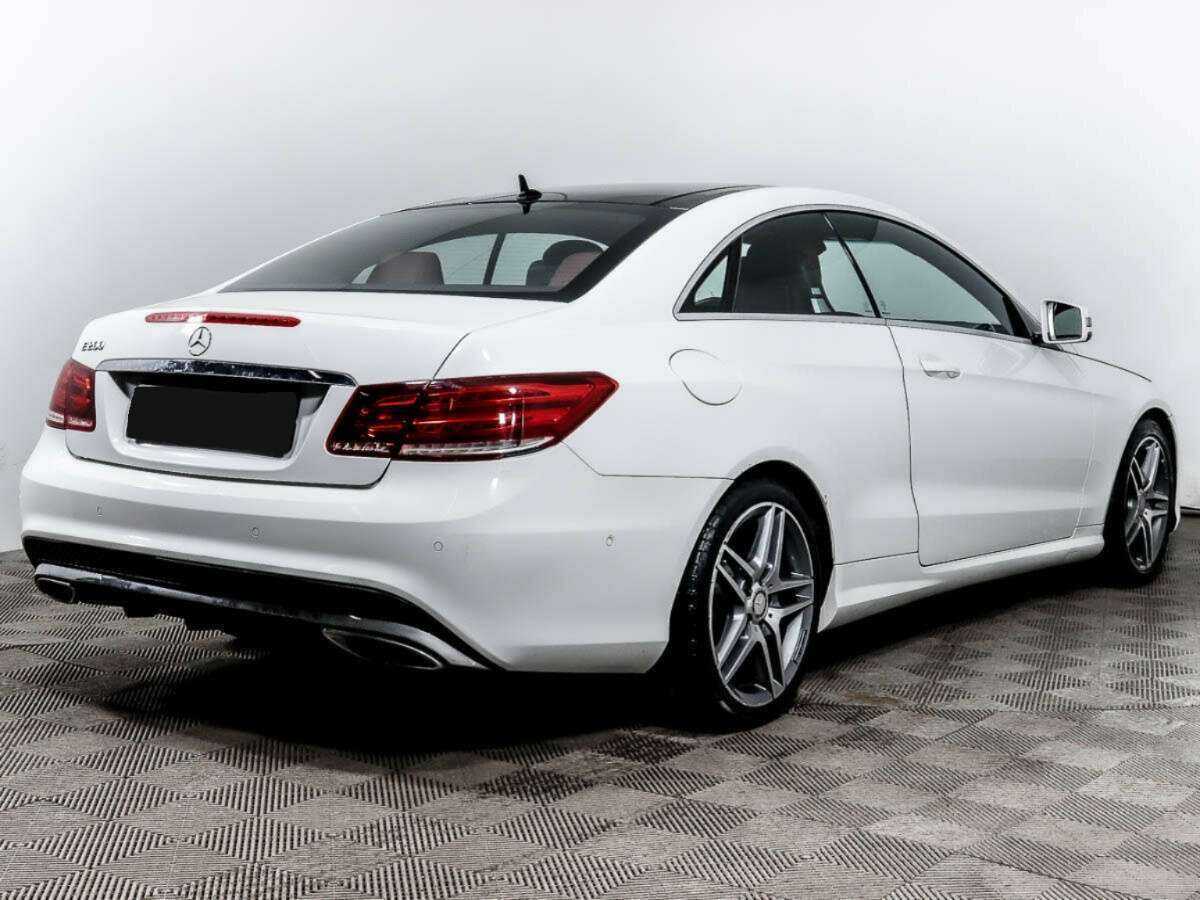 Б/У Мерседес-Бенц Е-Класс 2014 года. Фото: #3