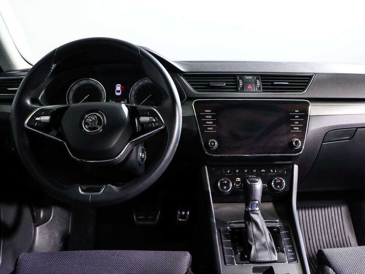 Б/У Шкода Суперб 2020 года. Фото: #10