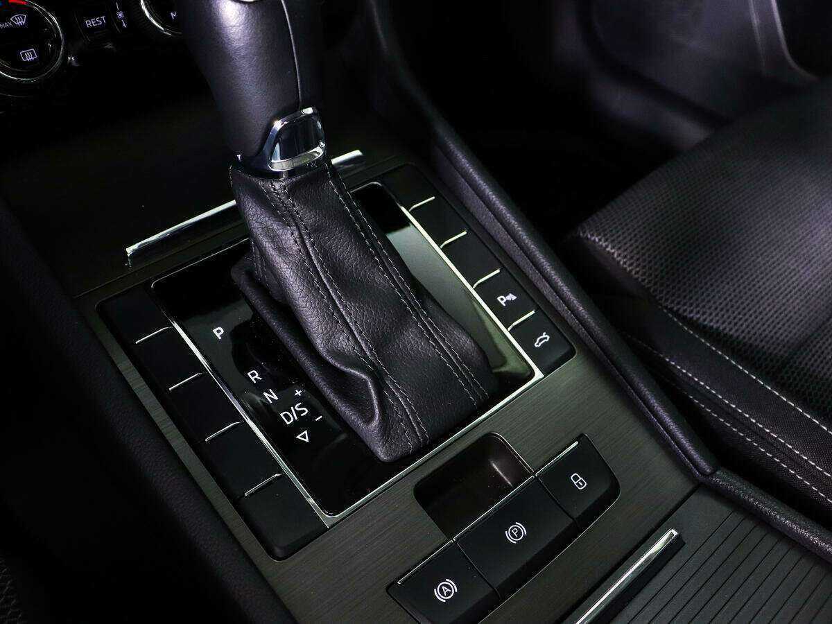 Б/У Шкода Суперб 2020 года. Фото: #18