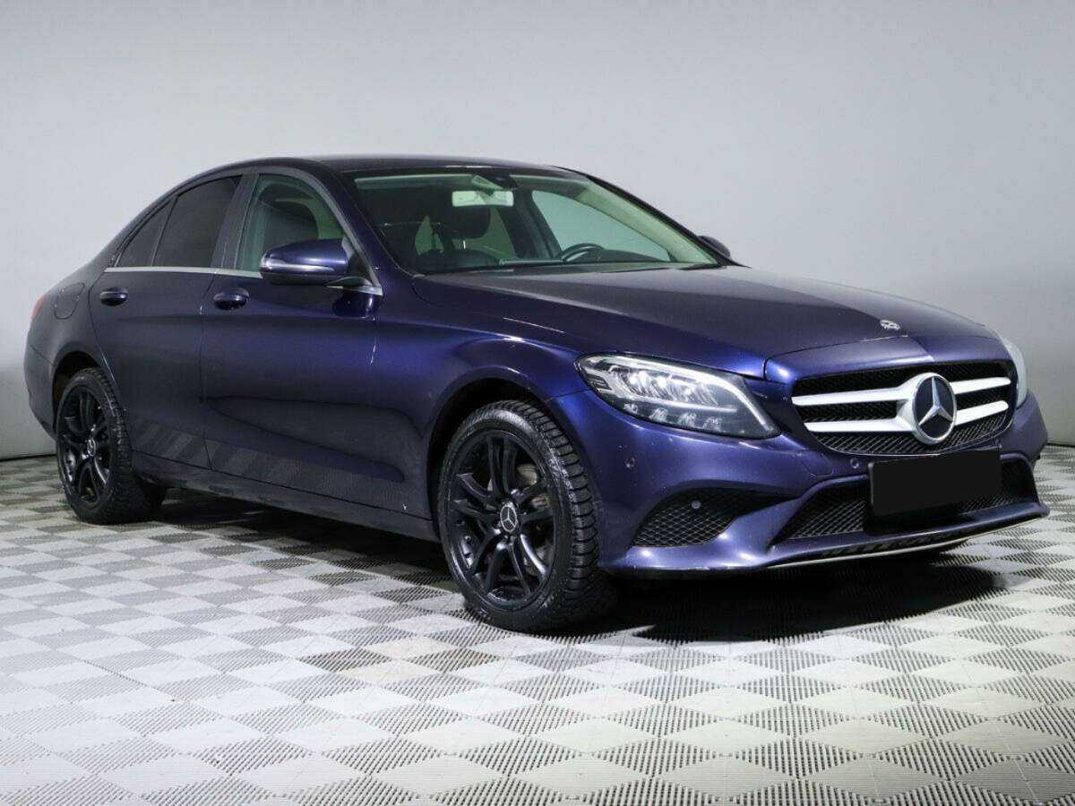 Б/У Мерседес-Бенц Ц-Класс 2018 года. Фото: #2