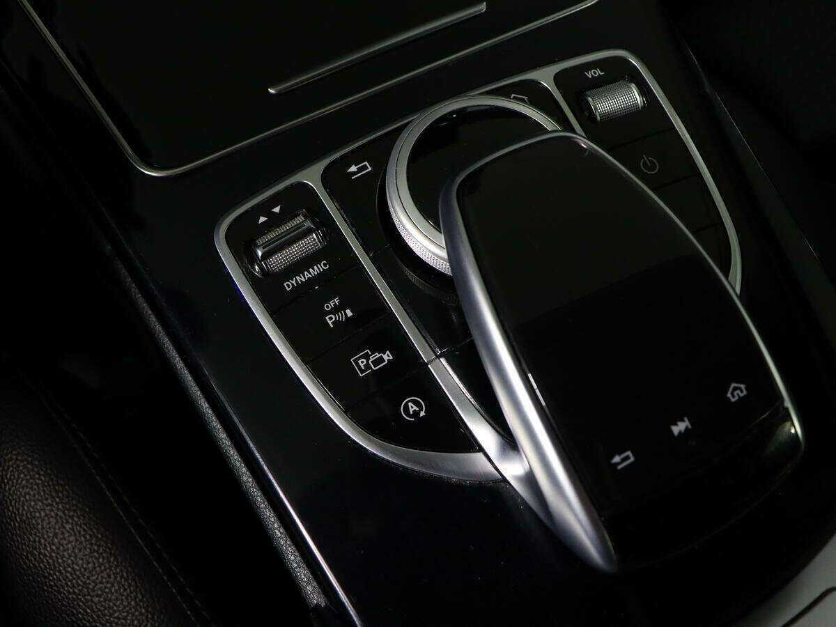 Б/У Мерседес-Бенц Ц-Класс 2018 года. Фото: #18